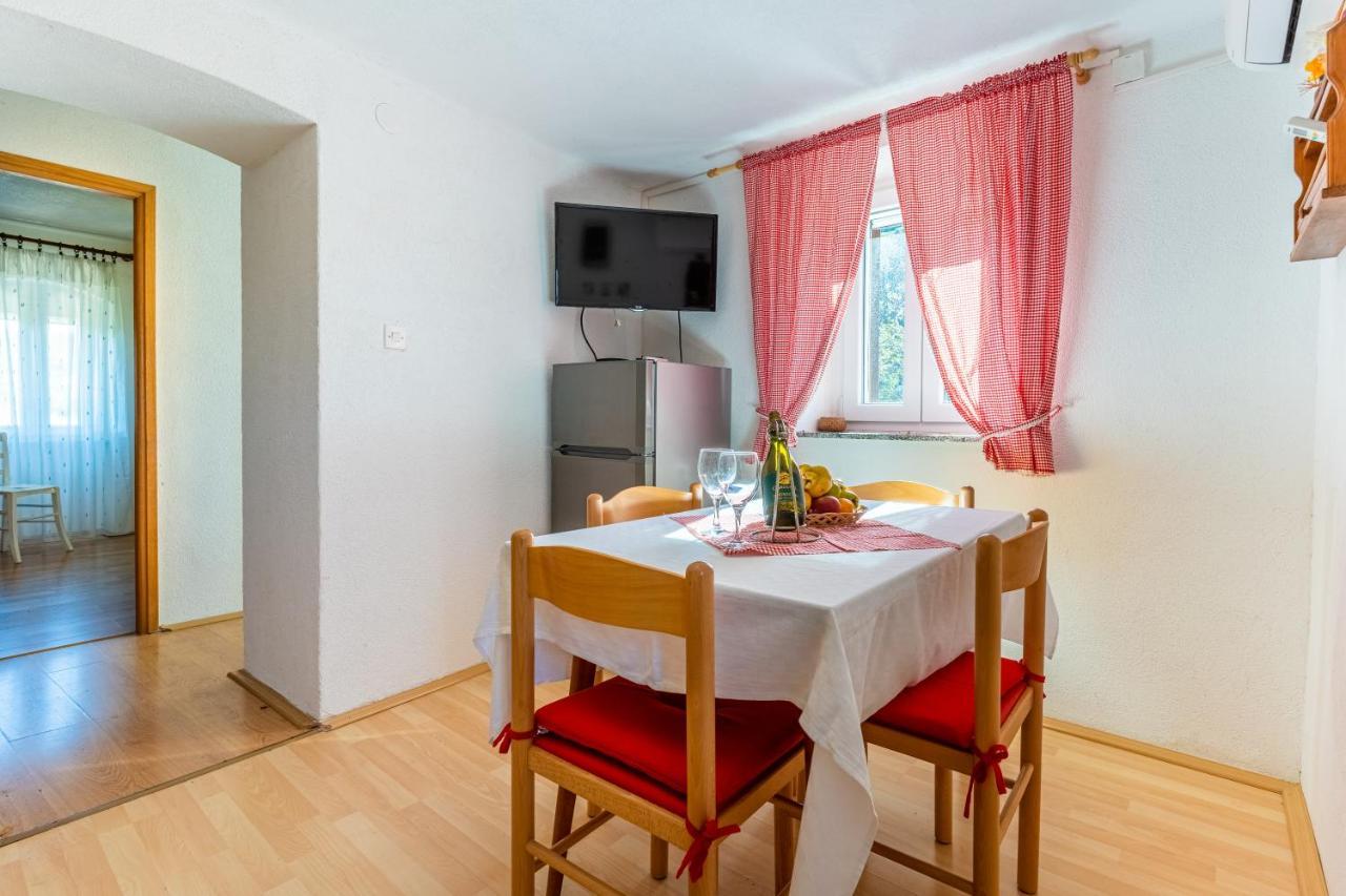 Apartmani Valun1 Екстер'єр фото