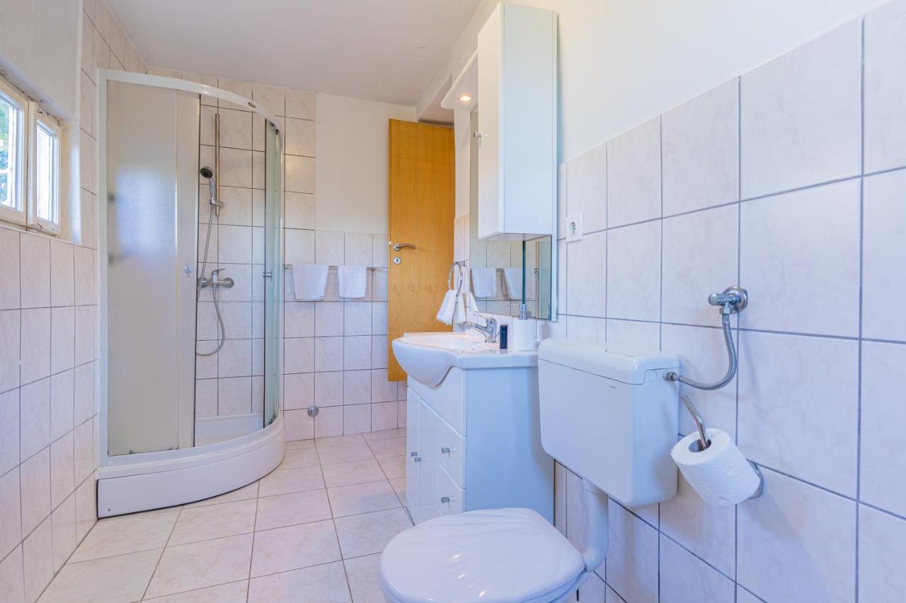 Apartmani Valun1 Екстер'єр фото