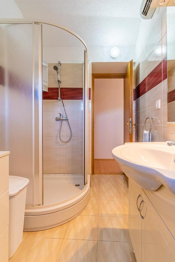 Apartmani Valun1 Екстер'єр фото