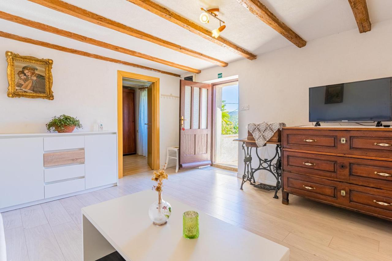 Apartmani Valun1 Екстер'єр фото